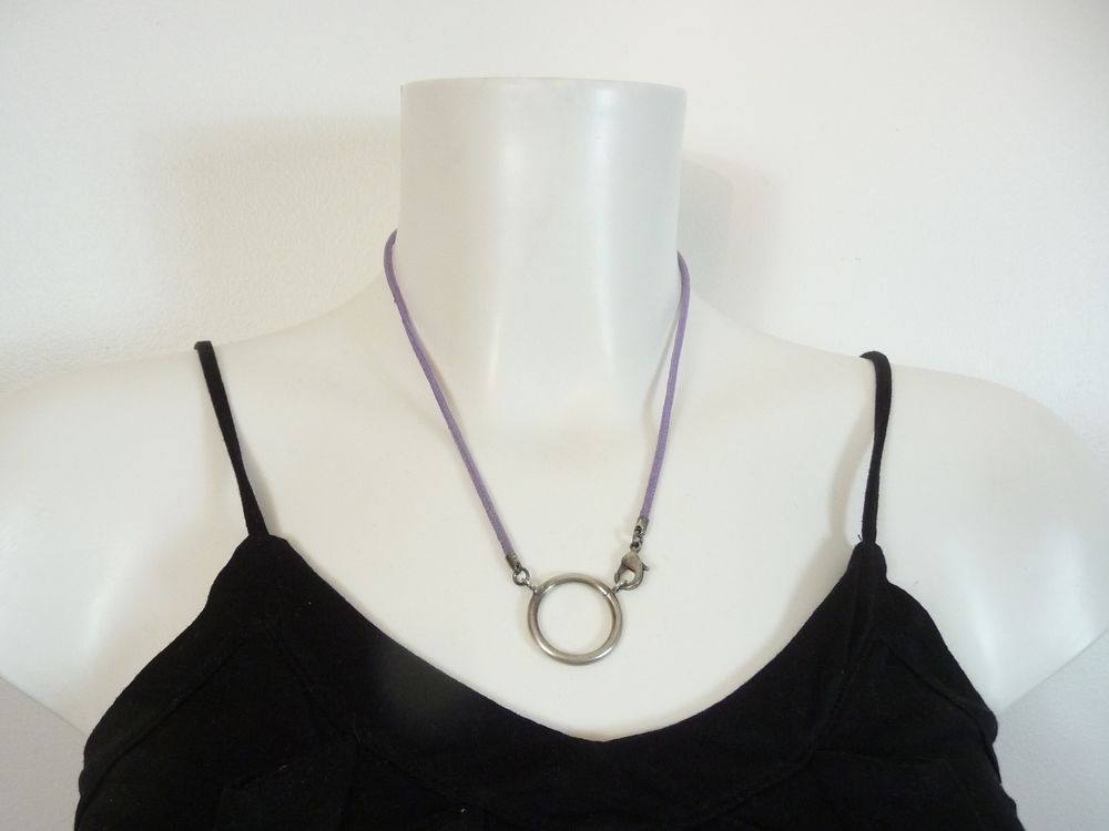 Collier/ Chaine � Lunette Anneau M�tal Argent�  Coton Violet 20 Paris 15 (75)