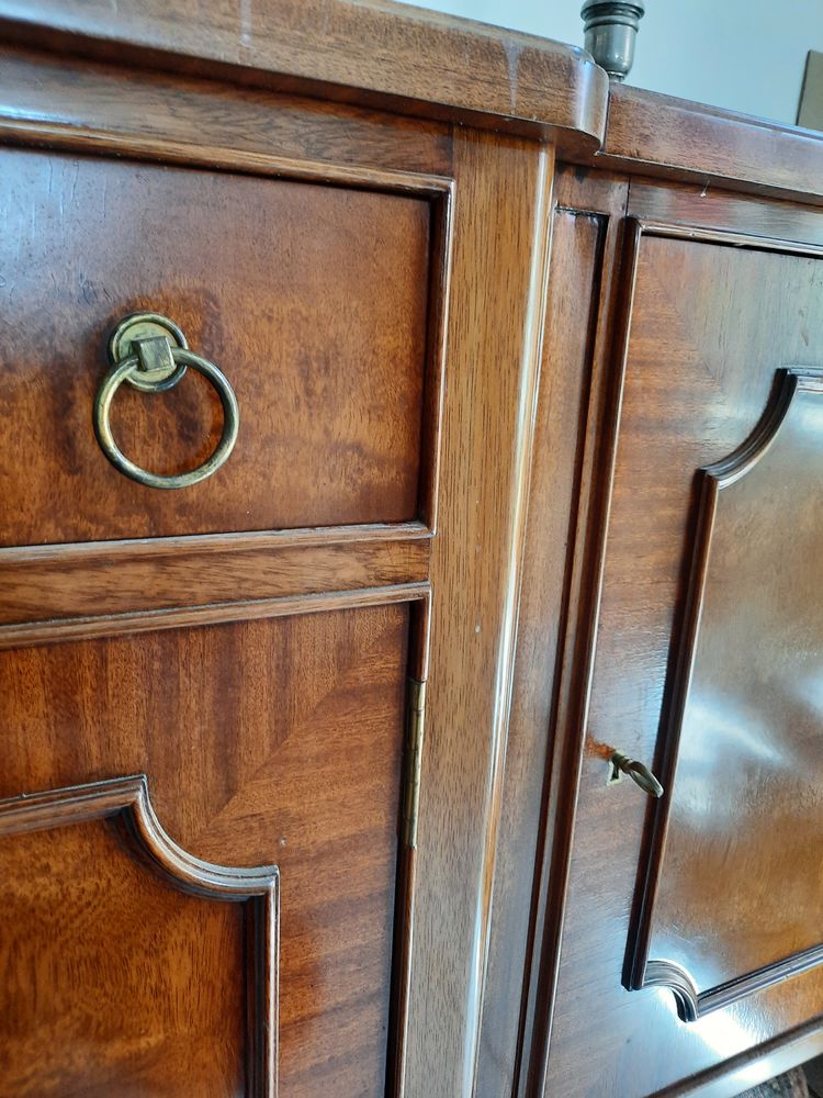 Bahut en acajou estampill�  DE COENE-COURTRAI  465 L'Isle-sur-la-Sorgue (84)