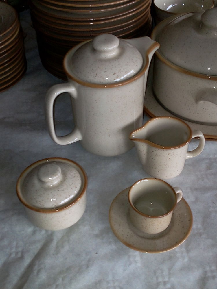 Service � caf� en gr�s 29 pi�ces pour 12 personnes 10 Oroux (79)