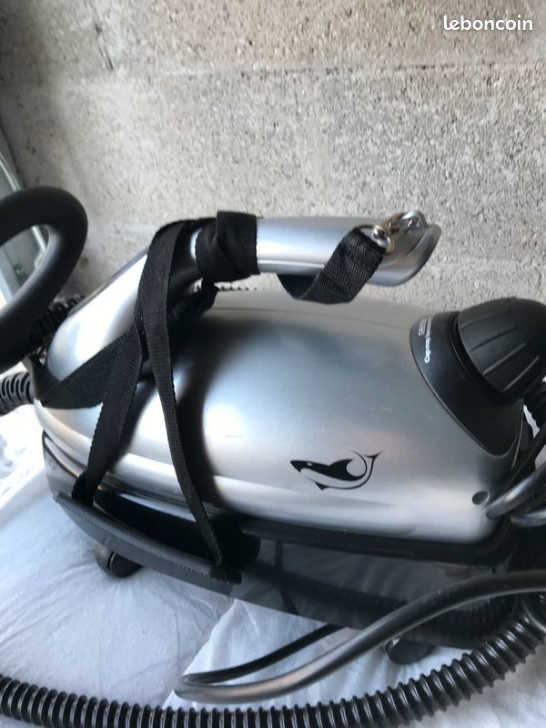 Vends Nettoyeur vapeur Steam SHARCK 1,5L - 5,5 bars, 60 Savigny-le-Temple (77)