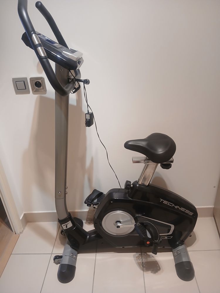 A VENDRE VELO D'APPARTEMENT TECNESS SB800
Tr�s peux servi 300 Nanterre (92)