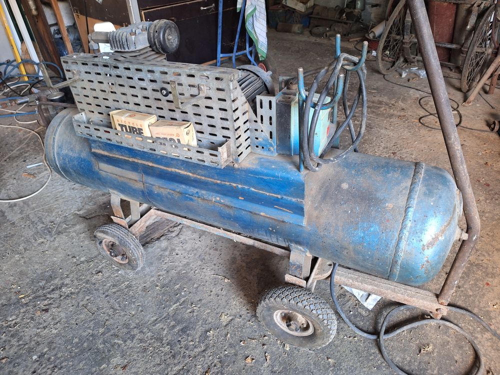 Compresseur d'atelier 200 Bruebach (68)