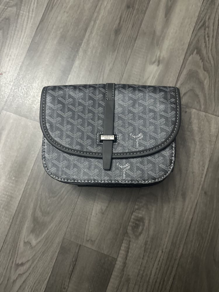Sacoche goyard 100 Paris 19 (75)