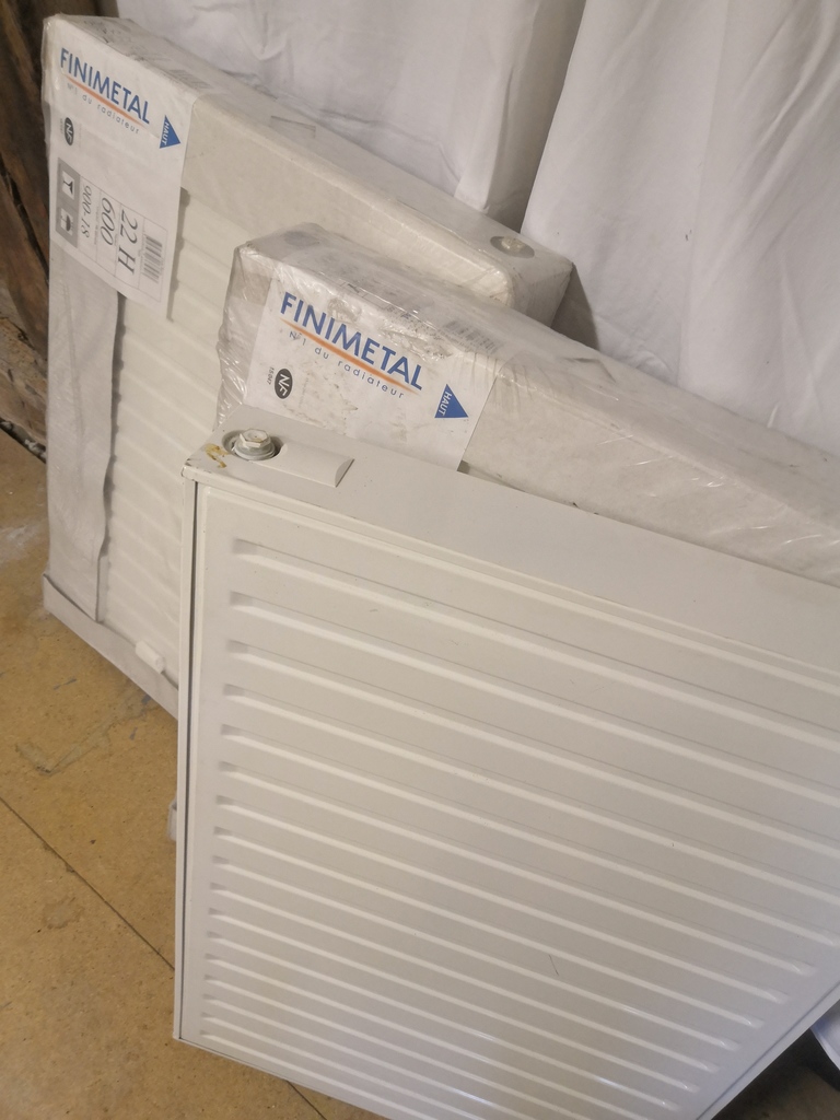 Radiateur blanc neuf sous emballage ? Finimetal
500 Vernon (27)