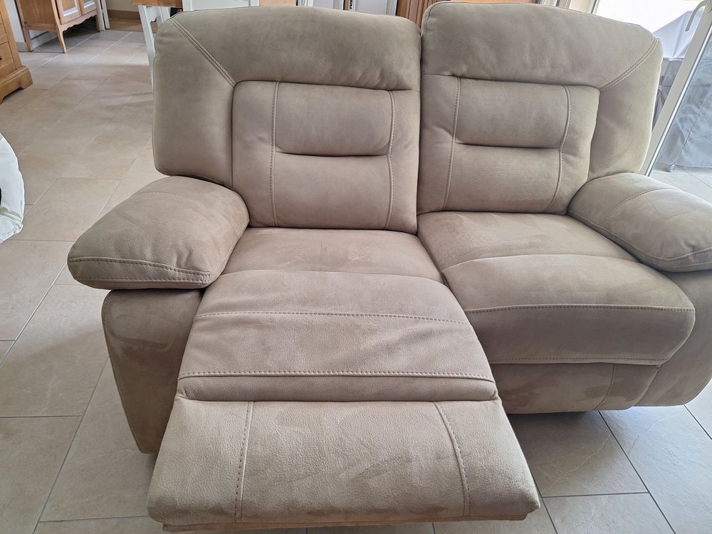 Vends 2 canap�s 1100 N�fiach (66)