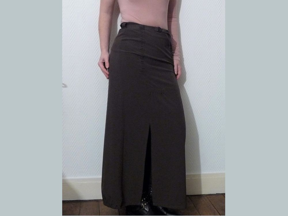 Jupe Longue Kaki Fendue sur le Cot� avec sa Ceinture- Solola 30 Paris 15 (75)