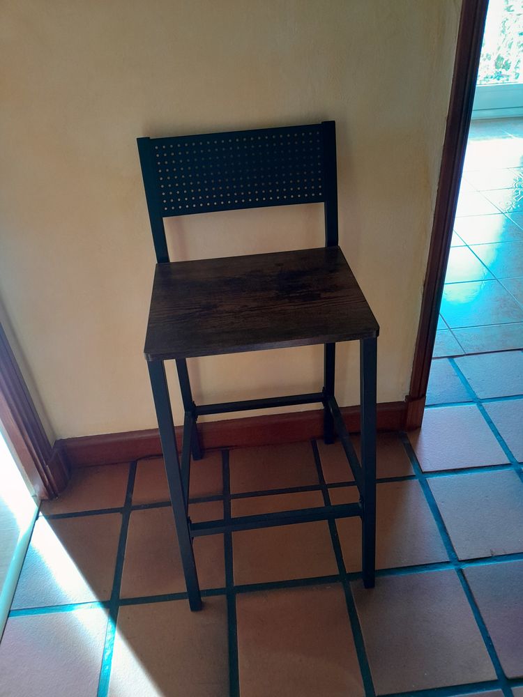 4 chaises hautes 110 Mons (34)