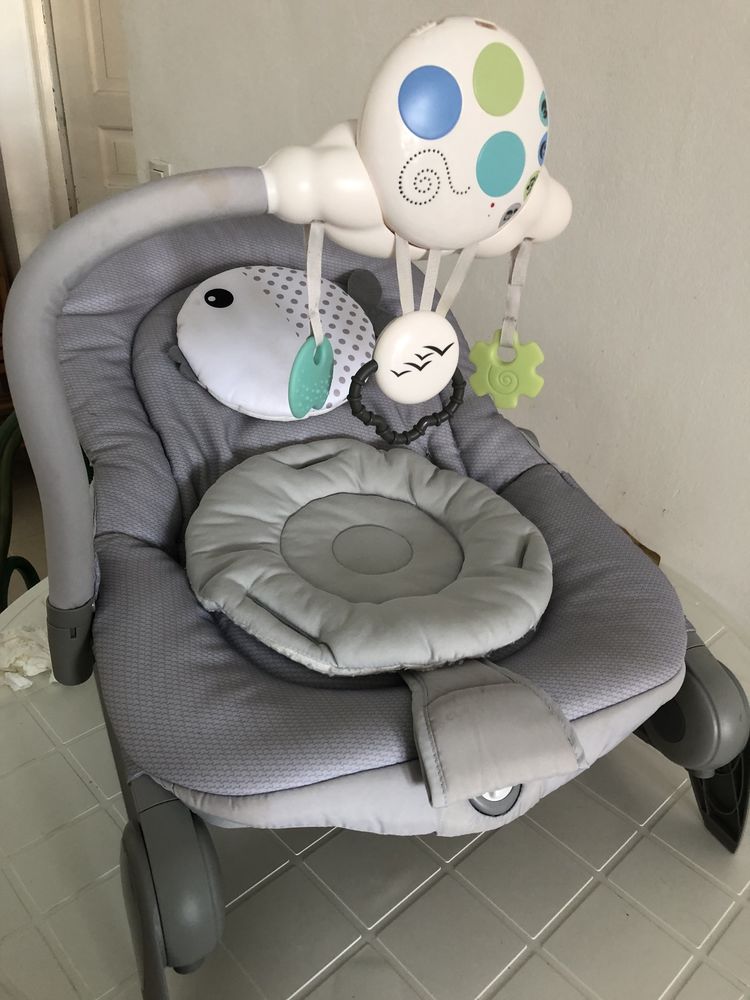 Baby relax berceuse chicco
Chaise haute pliable 
Baignoire 100 Les Issambres (83)