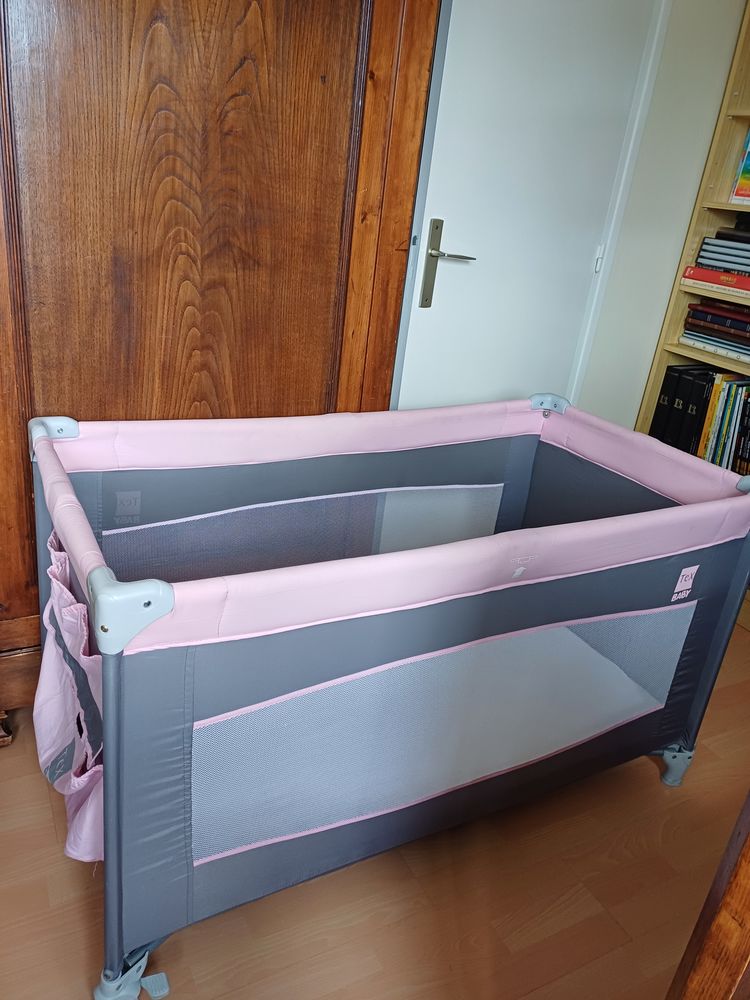 Lit Parapluie et Table � Langer 40 Seyssinet-Pariset (38)