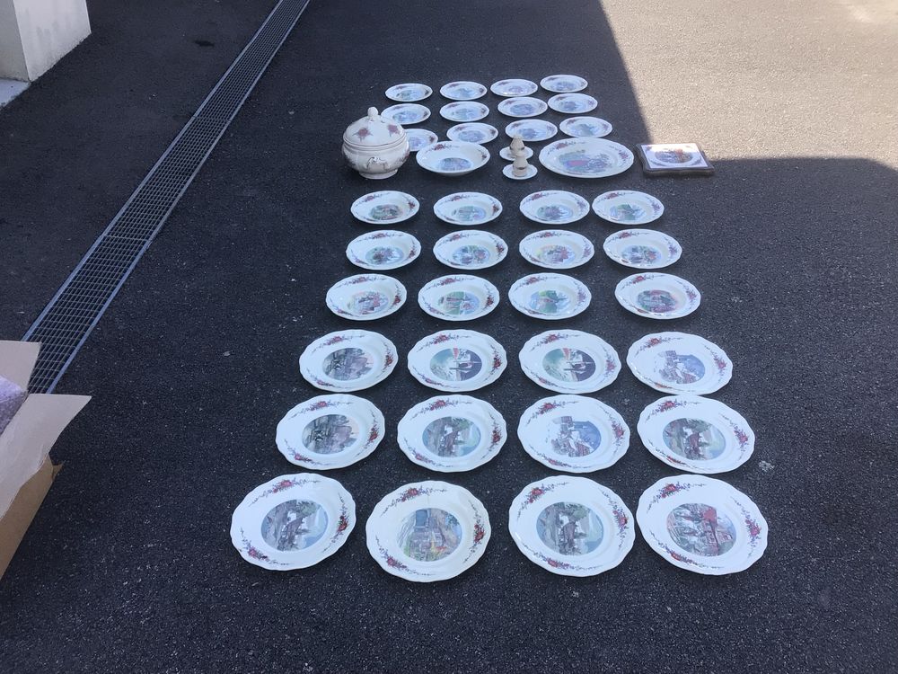 Service de vaisselle obernai sarreguemines sign� Henri loup, 0 Ambon (56)