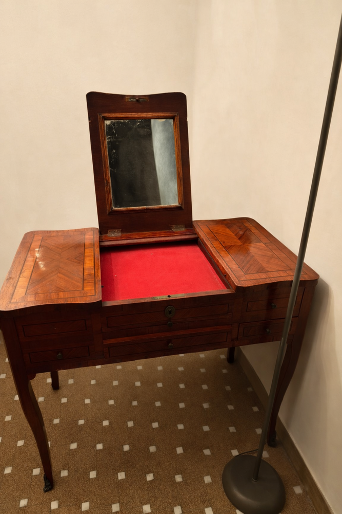 Coiffeuse ancienne 180 Marseille 8 (13)