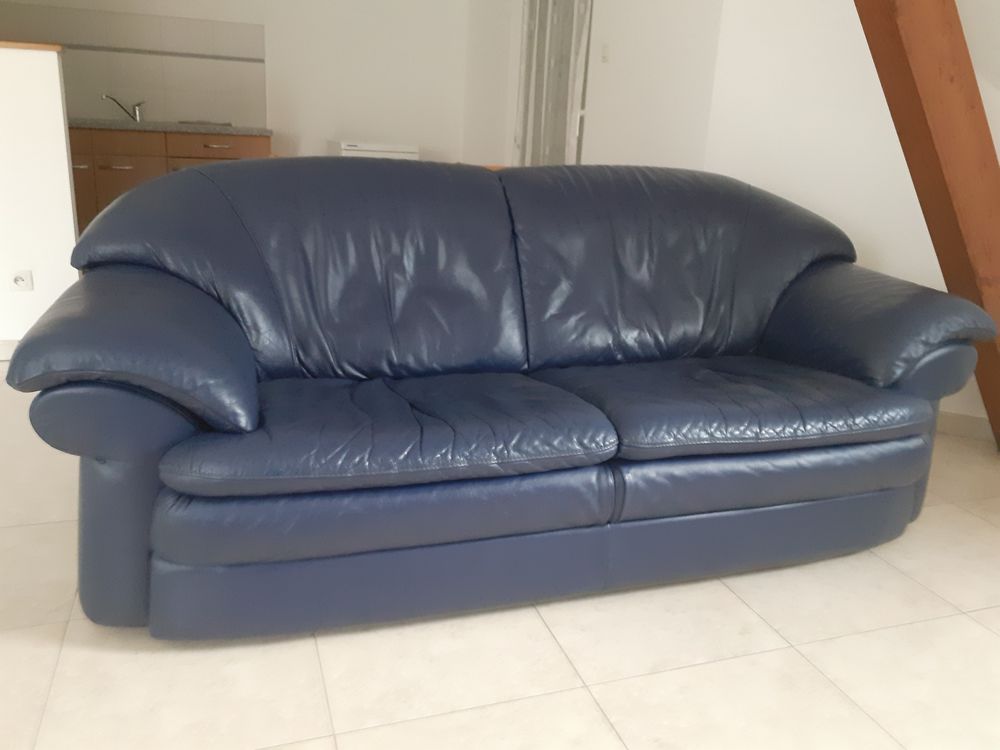 CANAPE BLEU EN CUIR 250 Obernai (67)