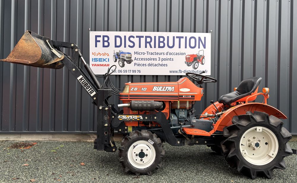Micro tracteur d'occasion KUBOTA B10 Chargeur 6500 Sainte-Luce-sur-Loire (44)