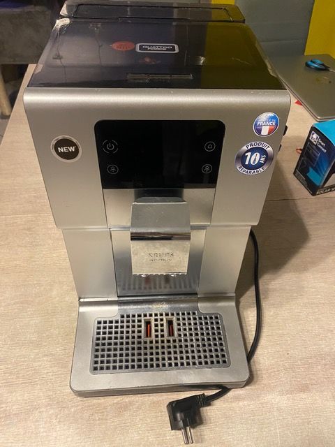 Machine Expresso Krups
220 Saint-Yrieix-la-Perche (87)