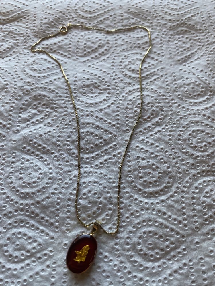 M�daillions avec chaine tr�s bon �tat 100 Barbezieux-Saint-Hilaire (16)