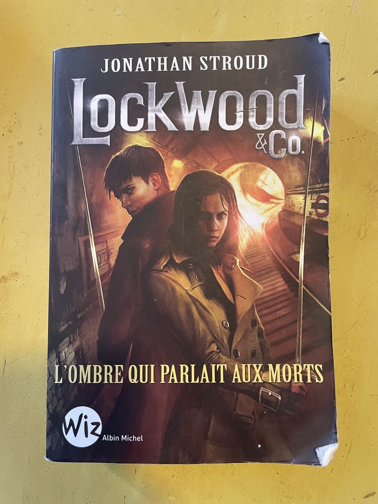 Livre Lockwood & Co - Tome 4 - L'ombre Qui Parlait Aux Morts 12 Vigneux-sur-Seine (91)