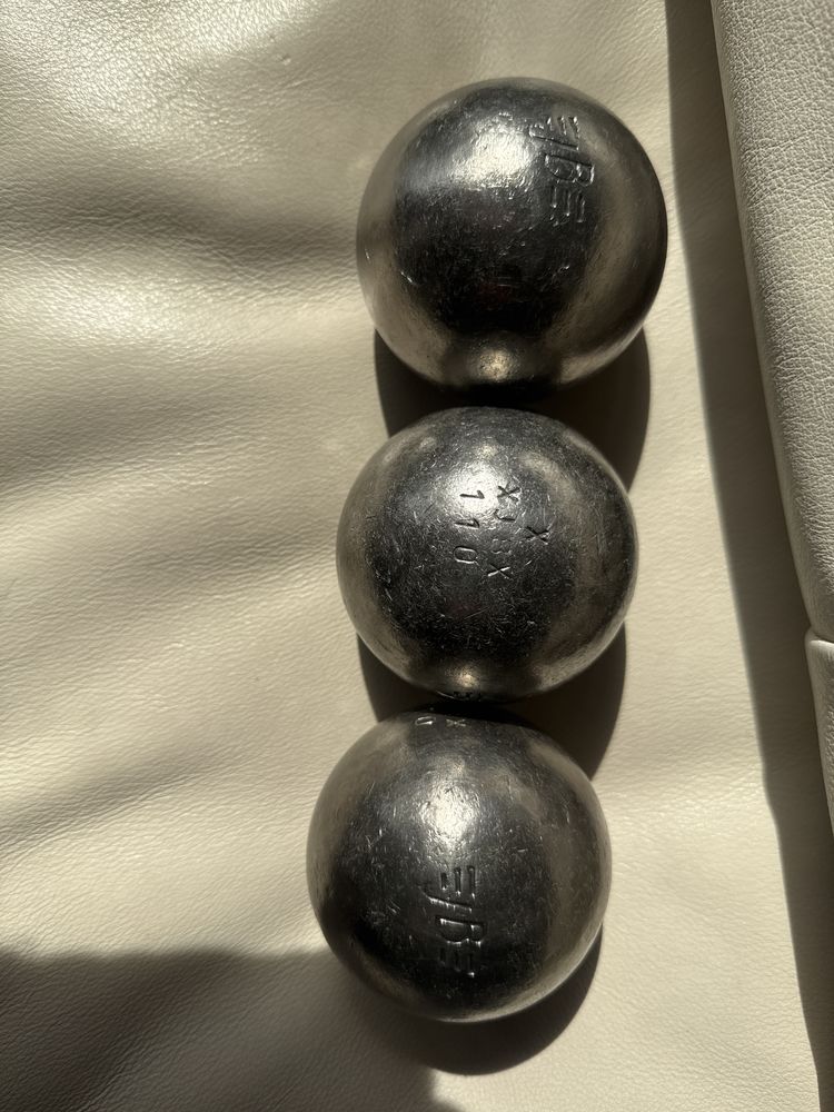 Boules de p�tanque de marque XJBX triplette 75/710
140 Gravigny (27)